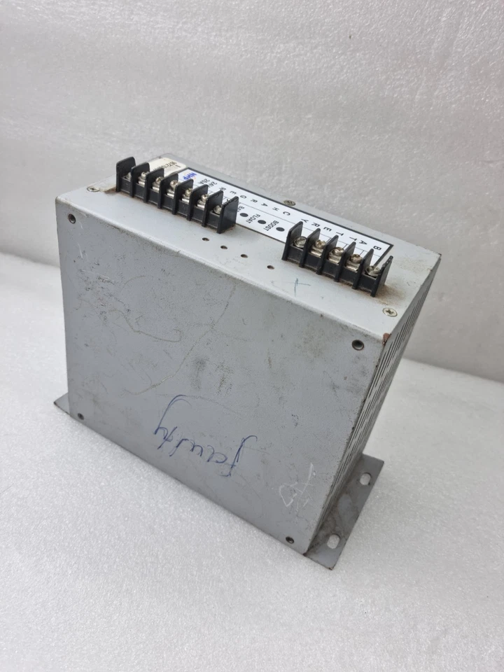 NHP BATTERY CHARGER 24V 20A (FAULTY)